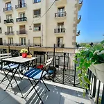 Riverside Panoramic Apartment